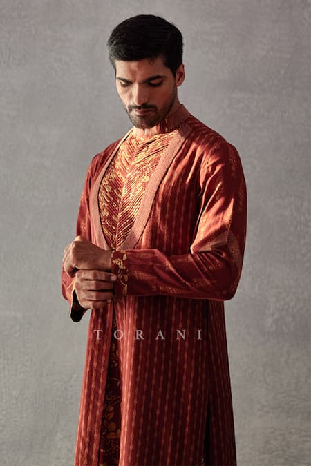 Buy_Torani_Maroon Slub Silk Floral Gulnar Uzair Printed Kurta Set _Online_at_Aza_Fashions