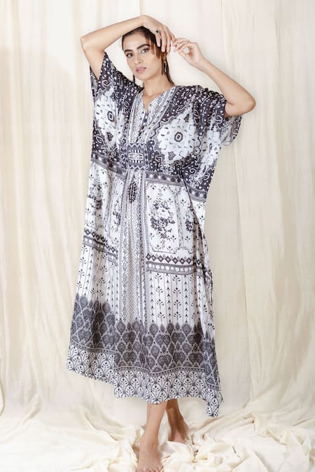 The Boozy Button Wildest Dreams Printed Kaftan 