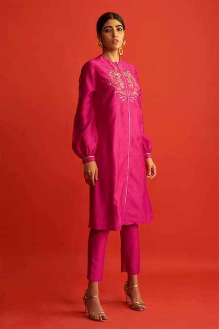 Buy Saksham & Neharicka Pink Pure Handwoven Chanderi Round Kurta Online at Aza Fashions Buy_Saksham & Neharicka_Pink Pure Handwoven Chanderi Round Kurta _Online_at_Aza_Fashions