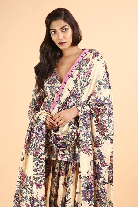 Saksham & Neharicka Beige Kurta And Palazzo Chanderidupatta Cotton Silk V Neck Chanderi With at Aza Fashions Saksham & Neharicka_Beige Kurta And Palazzo Chanderidupatta Cotton Silk V Neck Chanderi With_at_Aza_Fashions