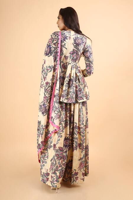 Shop Saksham & Neharicka Beige Kurta And Palazzo Chanderidupatta Cotton Silk V Neck Chanderi With at Aza Fashions Shop_Saksham & Neharicka_Beige Kurta And Palazzo Chanderidupatta Cotton Silk V Neck Chanderi With_at_Aza_Fashions