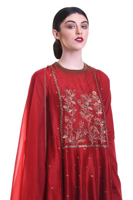 Buy_Saksham & Neharicka_Red Anarkali Chanderichuridar Voiledupatta Organza Round Chanderi Set_Online_at_Aza_Fashions