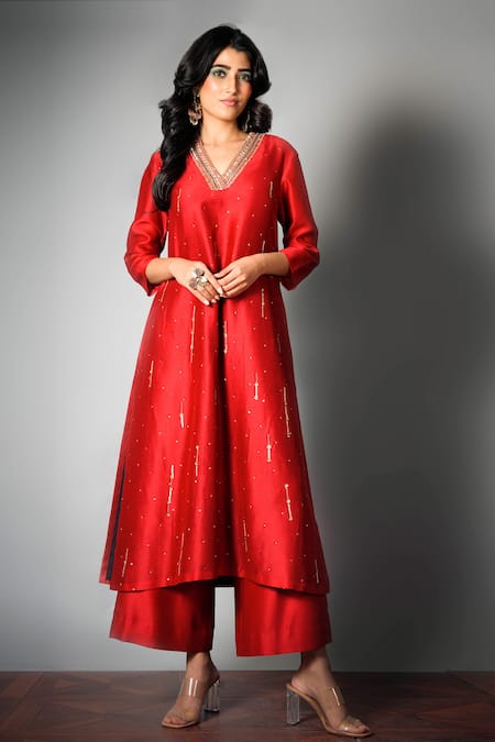 Saksham & Neharicka_Red Chanderi V Neck Kurta Set _Online_at_Aza_Fashions