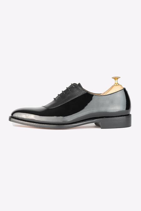 Buy_Whitemuds_Black Repton Patent Oxford Shoes _Online_at_Aza_Fashions