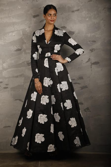 Samant Chauhan_Black Silk Lining Block Print Floral Motifs Flap Collar Gown _Online_at_Aza_Fashions
