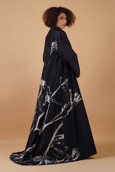 Shop Samant Chauhan Black Silk Lining Print Abstract Collared Neck Jacket With Gown at Aza Fashions Shop_Samant Chauhan_Black Silk Lining Print Abstract Collared Neck Jacket With Gown _at_Aza_Fashions