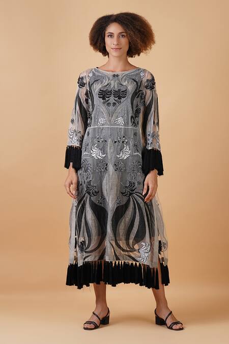 Samant Chauhan_Black Cotton Silk Embroidery Floral Round Dress _Online_at_Aza_Fashions