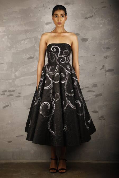 Samant Chauhan Black Cotton Silk Embroidery Zari Straight Dress With Cape Online at Aza Fashions Samant Chauhan_Black Cotton Silk Embroidery Zari Straight Dress With Cape _Online_at_Aza_Fashions