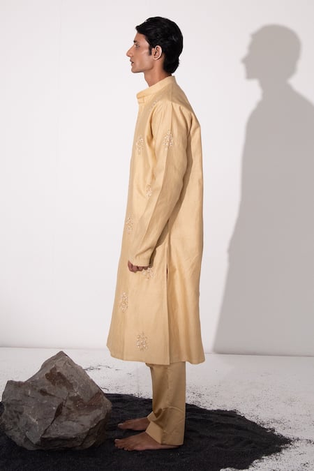 Wabi Sabi By Anshum-Ritesh_Beige Chanderi Cutdana, Kasab, Sequin, Bead Embroidered Kurta Set _Online_at_Aza_Fashions
