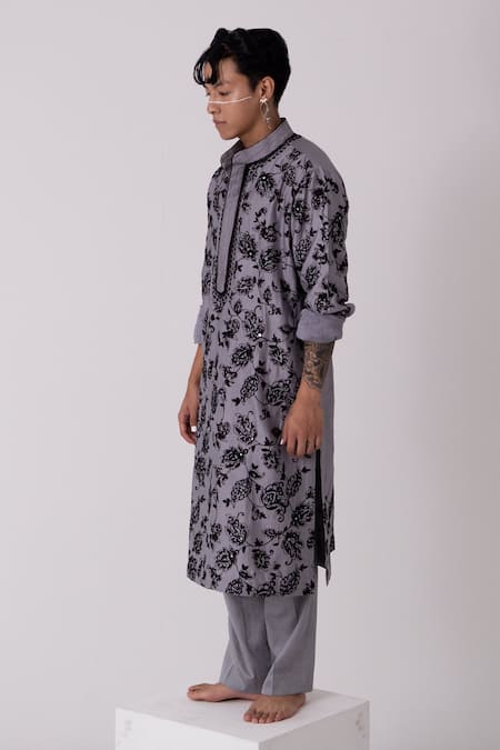 Wabi Sabi By Anshum-Ritesh_Grey Chanderi Cutdana, Floral, Sequin, Aari, Bead Embroidered Kurta Set _Online_at_Aza_Fashions