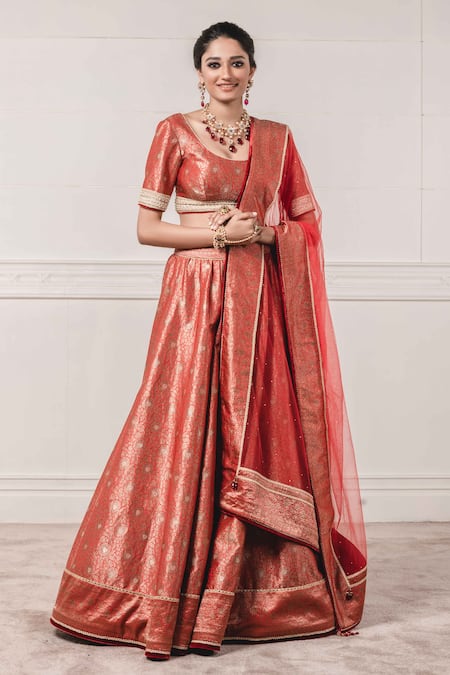 Buy_Tarun Tahiliani_Red Net, Brocade U Neck Bridal Lehenga Set_Online_at_Aza_Fashions