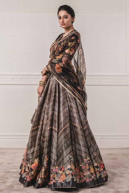 Tarun Tahiliani_Black Velvet, Modal Satin V Neck Printed Lehenga Set_Online_at_Aza_Fashions