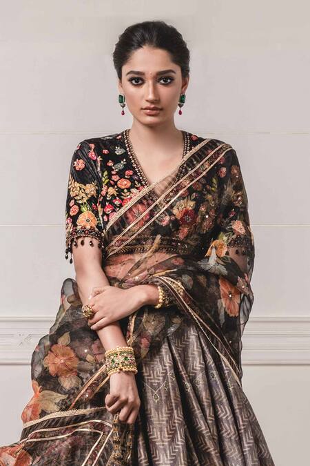 Shop_Tarun Tahiliani_Black Velvet, Modal Satin V Neck Printed Lehenga Set_Online_at_Aza_Fashions