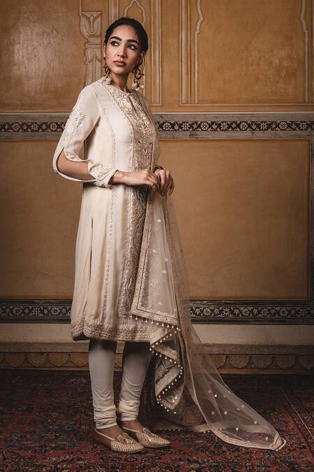 Tarun Tahiliani White Georgette Round Embroidered Kurta Set Online at Aza Fashions Tarun Tahiliani_White Georgette Round Embroidered Kurta Set _Online_at_Aza_Fashions