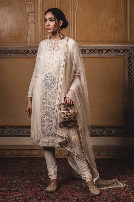 Shop Tarun Tahiliani White Georgette Round Embroidered Kurta Set Online at Aza Fashions Shop_Tarun Tahiliani_White Georgette Round Embroidered Kurta Set _Online_at_Aza_Fashions