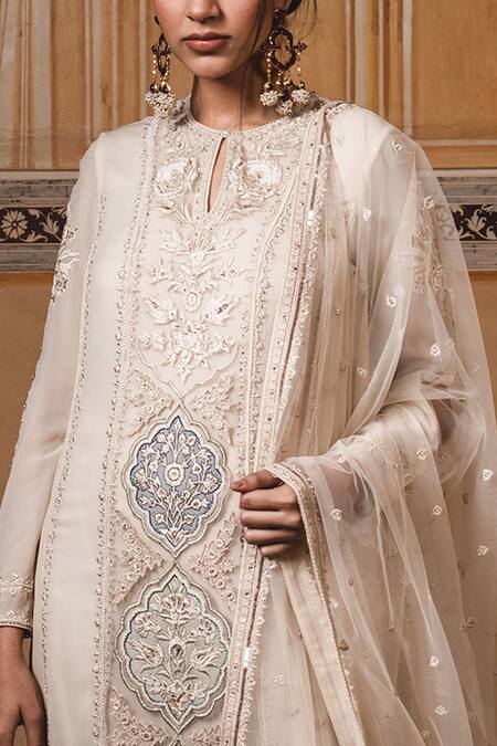 Tarun Tahiliani White Georgette Round Embroidered Kurta Set at Aza Fashions Tarun Tahiliani_White Georgette Round Embroidered Kurta Set _at_Aza_Fashions