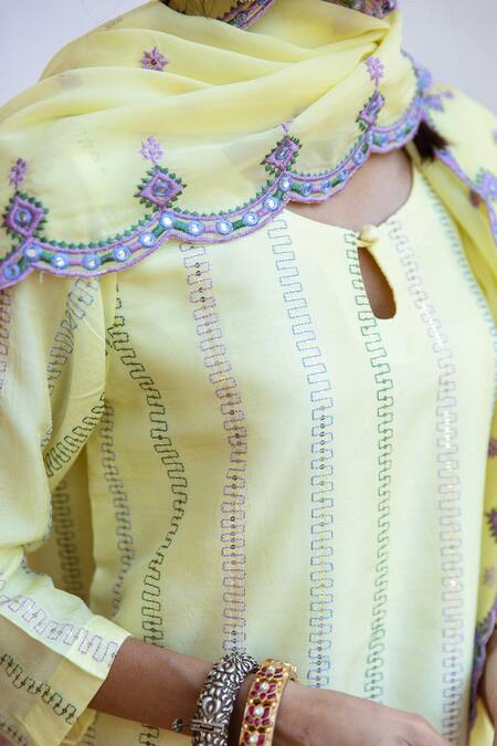 Gulabo Jaipur Yellow Dupatta Organza, Kurta And Pant Raw Silk Floral Barkha Embroidered Set at Aza Fashions Gulabo Jaipur_Yellow Dupatta Organza, Kurta And Pant Raw Silk Floral Barkha Embroidered Set_at_Aza_Fashions