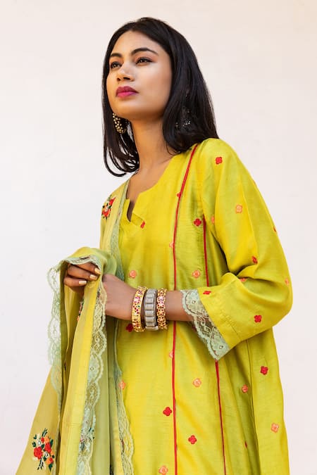 Shop_Gulabo Jaipur_Green Dupatta Organza, Kurta And Pant Raw Silk Floral Amaira Embroidered Set _Online_at_Aza_Fashions