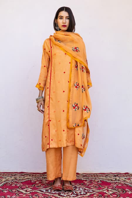 Buy_Gulabo Jaipur_Orange Dupatta Organza, Kurta And Pant Raw Silk Floral Amaira Embroidered Set _Online_at_Aza_Fashions