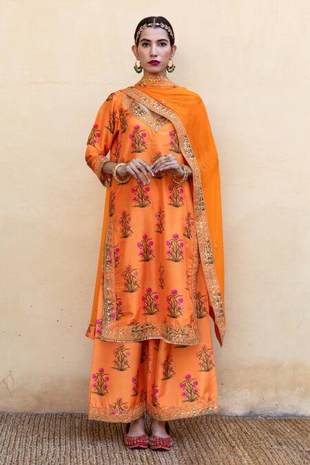 Buy_Gulabo Jaipur_Orange Opada Silk Dupatta Chiffon Leaf Neck Mehreen Floral Print Kurta Set_Online_at_Aza_Fashions