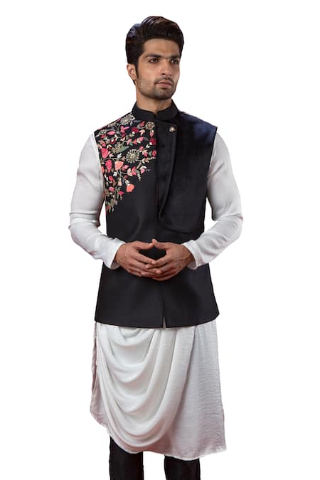 Yajy By Aditya Jain Embroidered Bundi 