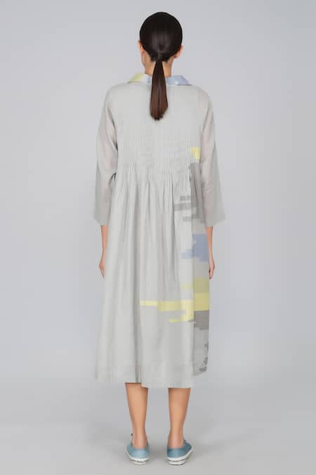 Shop Yavi Grey Cotton Jamdani Shirt Collar Dress at Aza Fashions Shop_Yavi_Grey Cotton Jamdani Shirt Collar Dress _at_Aza_Fashions