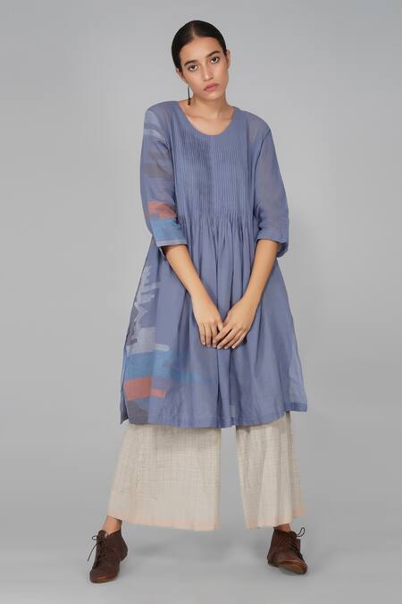 Yavi Blue Cotton Jamdani Round Tunic Online at Aza Fashions Yavi_Blue Cotton Jamdani Round Tunic _Online_at_Aza_Fashions