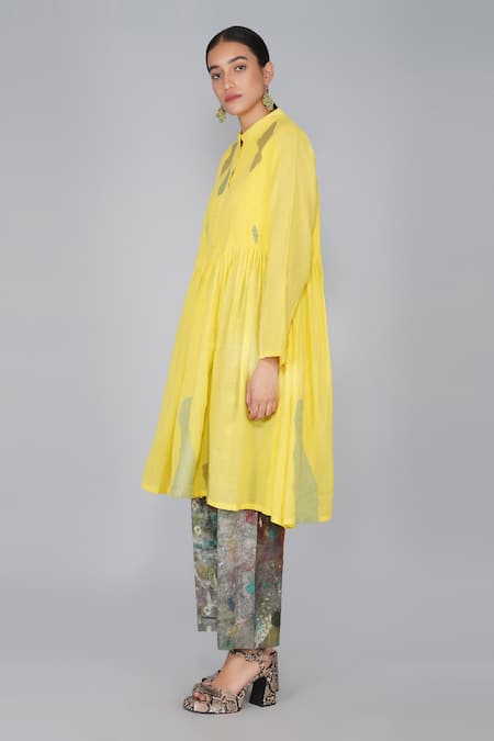 Shop Yavi Yellow Cotton Jamdani Mandarin Collar Tunic at Aza Fashions Shop_Yavi_Yellow Cotton Jamdani Mandarin Collar Tunic _at_Aza_Fashions