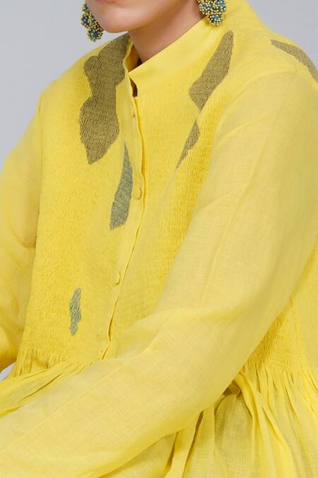 Buy Yavi Yellow Cotton Jamdani Mandarin Collar Tunic Online at Aza Fashions Buy_Yavi_Yellow Cotton Jamdani Mandarin Collar Tunic _Online_at_Aza_Fashions