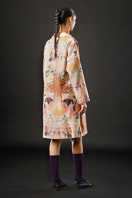 Shop Yavi Ivory 100% Wool Felt Stroke Peter Pan Collar Hersilia Hand Painted Jacket at Aza Fashions Shop_Yavi_Ivory 100% Wool Felt Stroke Peter Pan Collar Hersilia Hand Painted Jacket _at_Aza_Fashions