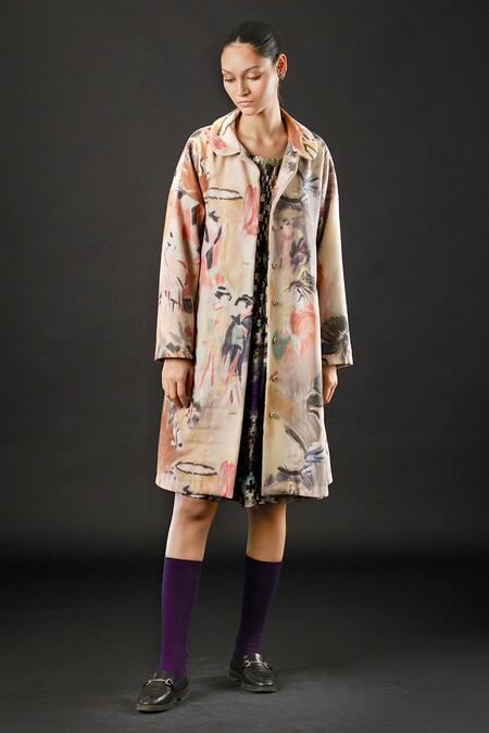 Buy Yavi Ivory 100% Wool Felt Stroke Peter Pan Collar Hersilia Hand Painted Jacket Online at Aza Fashions Buy_Yavi_Ivory 100% Wool Felt Stroke Peter Pan Collar Hersilia Hand Painted Jacket _Online_at_Aza_Fashions