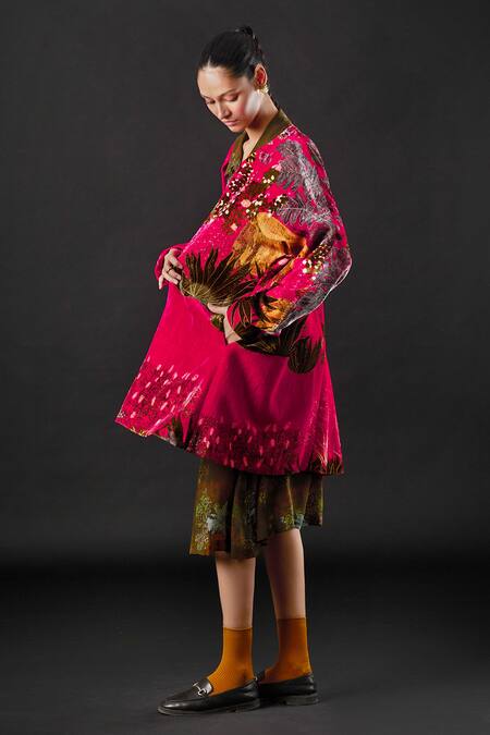Yavi Red 100% Silk Velvet Tropical Open Carmine Print Jacket Online at Aza Fashions Yavi_Red 100% Silk Velvet Tropical Open Carmine Print Jacket _Online_at_Aza_Fashions