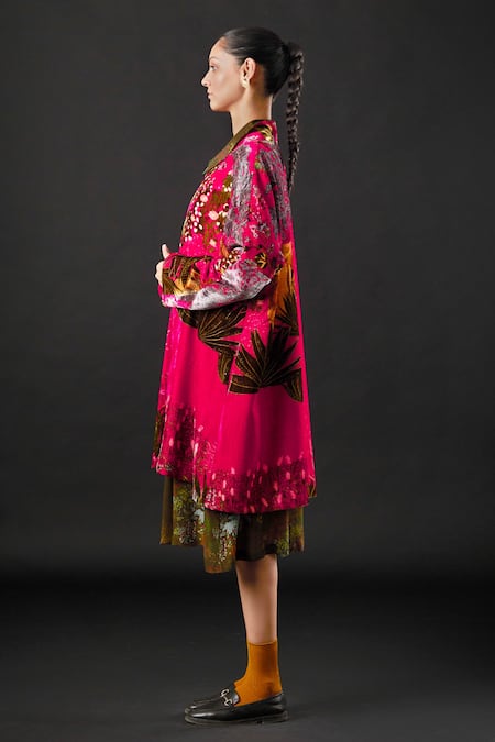 Buy Yavi Red 100% Silk Velvet Tropical Open Carmine Print Jacket Online at Aza Fashions Buy_Yavi_Red 100% Silk Velvet Tropical Open Carmine Print Jacket _Online_at_Aza_Fashions