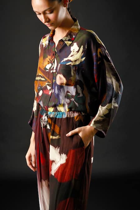 Yavi Multi Color 100% Silk Strokes Spread Collar Mei Shirt at Aza Fashions Yavi_Multi Color 100% Silk Strokes Spread Collar Mei Shirt _at_Aza_Fashions