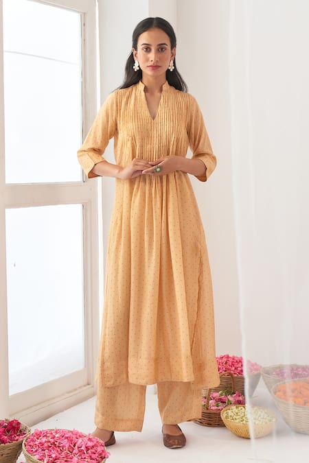 Negra Elegante Yellow Chanderi, Cotton Silk Digital Print, Mirror Work V Neck Peony Kurta Set Online at Aza Fashions Negra Elegante_Yellow Chanderi, Cotton Silk Digital Print, Mirror Work V Neck Peony Kurta Set _Online_at_Aza_Fashions