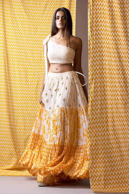 Off White & Yellow Croptop – Skirt