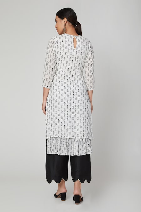 Shop Yuvraani Jaipur White Organza, Muslin, Cotton Silk Round Block Print Kurta Set at Aza Fashions Shop_Yuvraani Jaipur_White Organza, Muslin, Cotton Silk Round Block Print Kurta Set _at_Aza_Fashions