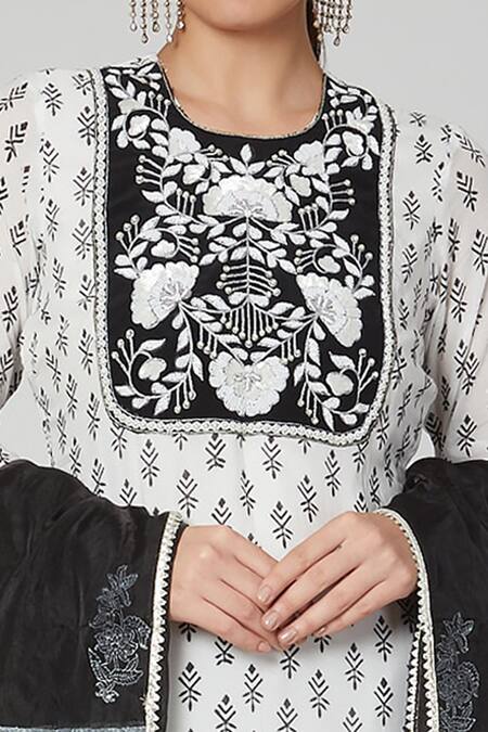 Buy Yuvraani Jaipur White Organza, Muslin, Cotton Silk Round Block Print Kurta Set Online at Aza Fashions Buy_Yuvraani Jaipur_White Organza, Muslin, Cotton Silk Round Block Print Kurta Set _Online_at_Aza_Fashions