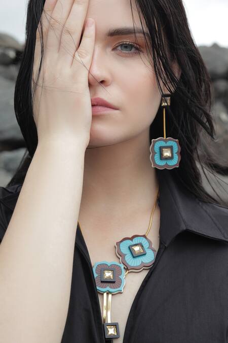 The YV Brand By Yashvi Vanani Blue Stone The Brookcress Pendant Necklace Online at Aza Fashions The YV Brand By Yashvi Vanani_Blue Stone The Brookcress Pendant Necklace_Online_at_Aza_Fashions