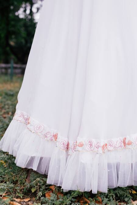 Shop Tarini Vij White Georgette And Net Cutdana & Sequin, Thread Square Embroidered Lehenga Set Online at Aza Fashions Shop_Tarini Vij_White Georgette And Net Cutdana & Sequin, Thread Square Embroidered Lehenga Set _Online_at_Aza_Fashions