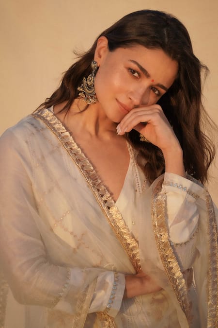 Devnaagri_White Organza, Chanderi, Shantoon Mukaish V Embroidered Anarkali Set With Jacket _at_Aza_Fashions