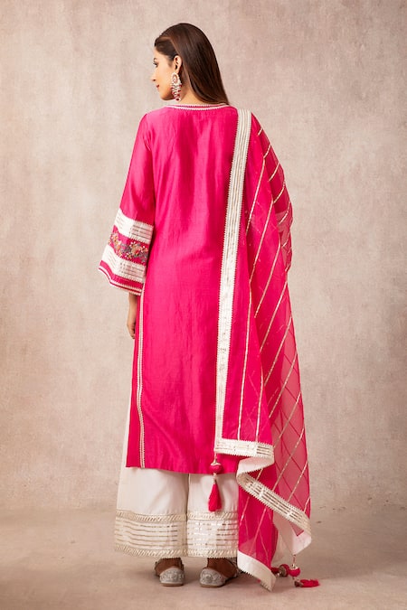 Ajiesh Oberoi Chanderi Kurta Set 