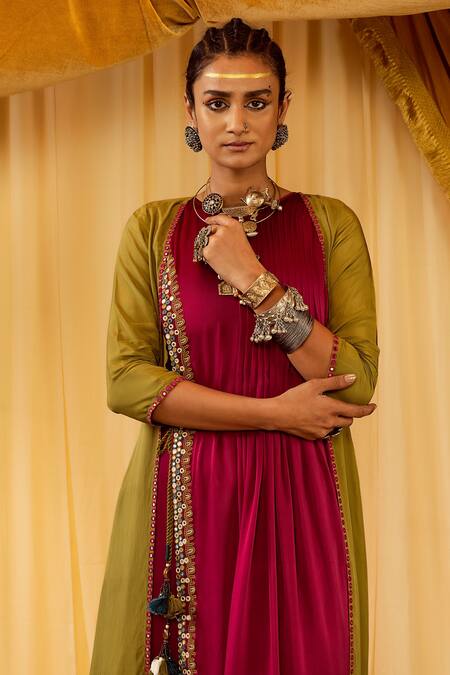 Shop Zariya The Label Pink Modal Satin Mirror Round Cowl Tunic And Cape Set at Aza Fashions Shop_Zariya The Label_Pink Modal Satin Mirror Round Cowl Tunic And Cape Set _at_Aza_Fashions