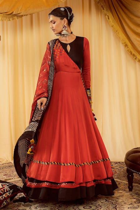 Zariya The Label Brown Modal Satin Block Print And Mirror Round Tiered Anarkali Set 