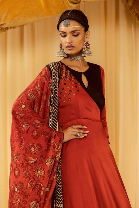 Shop Zariya The Label Brown Modal Satin Block Print And Mirror Round Tiered Anarkali Set Online at Aza Fashions Shop_Zariya The Label_Brown Modal Satin Block Print And Mirror Round Tiered Anarkali Set _Online_at_Aza_Fashions