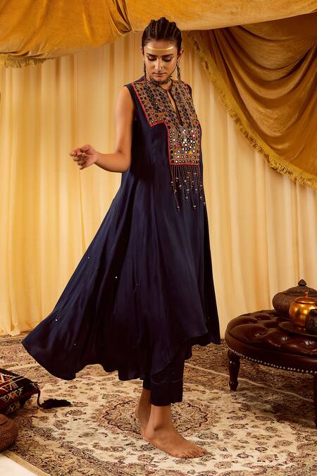 Zariya The Label Blue Modal Satin Thread And Mirror Notched Asymmetric Kurta & Pant Set Online at Aza Fashions Zariya The Label_Blue Modal Satin Thread And Mirror Notched Asymmetric Kurta & Pant Set _Online_at_Aza_Fashions