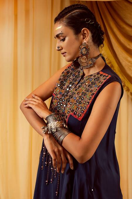 Buy Zariya The Label Blue Modal Satin Thread And Mirror Notched Asymmetric Kurta & Pant Set Online at Aza Fashions Buy_Zariya The Label_Blue Modal Satin Thread And Mirror Notched Asymmetric Kurta & Pant Set _Online_at_Aza_Fashions