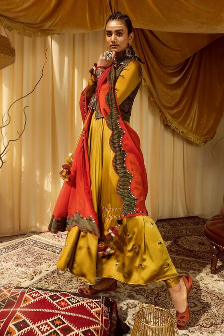 Zariya The Label Yellow Modal Satin Floral Print And Mirror Work Round Waistcoat & Anarkali Set Online at Aza Fashions Zariya The Label_Yellow Modal Satin Floral Print And Mirror Work Round Waistcoat & Anarkali Set _Online_at_Aza_Fashions