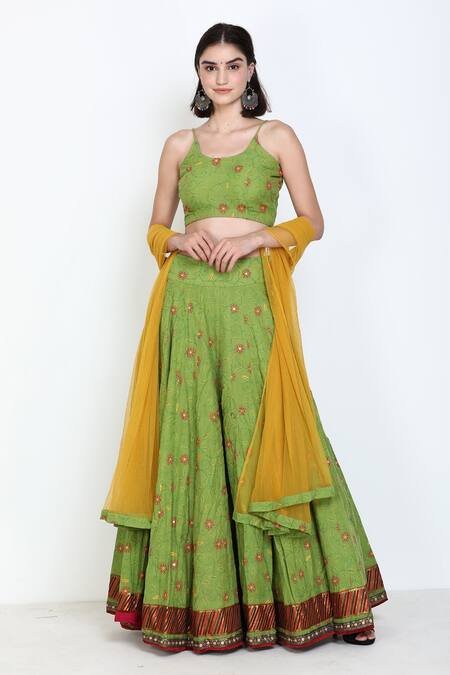 Zariya The Label Green Pure Cotton Thread And Mirror Round Floral Embroidered Lehenga Set Online at Aza Fashions Zariya The Label_Green Pure Cotton Thread And Mirror Round Floral Embroidered Lehenga Set _Online_at_Aza_Fashions