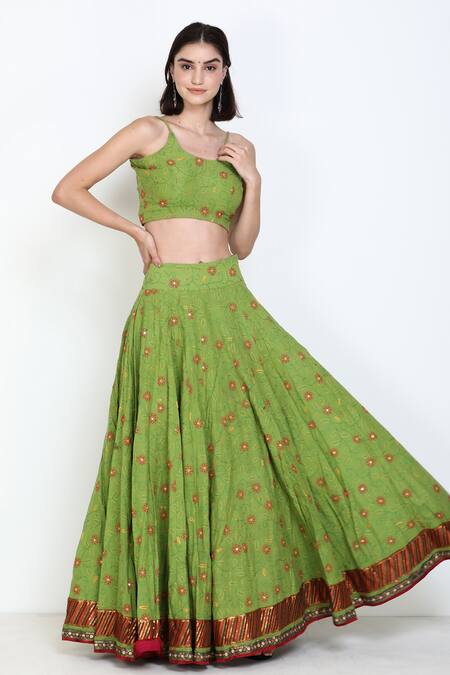 Shop Zariya The Label Green Pure Cotton Thread And Mirror Round Floral Embroidered Lehenga Set Online at Aza Fashions Shop_Zariya The Label_Green Pure Cotton Thread And Mirror Round Floral Embroidered Lehenga Set _Online_at_Aza_Fashions